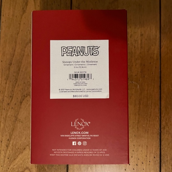 Lenox Peanuts Snoopy Under The Mistletoe 2022 Ornament NEW IN BOX - Picture 2 of 6